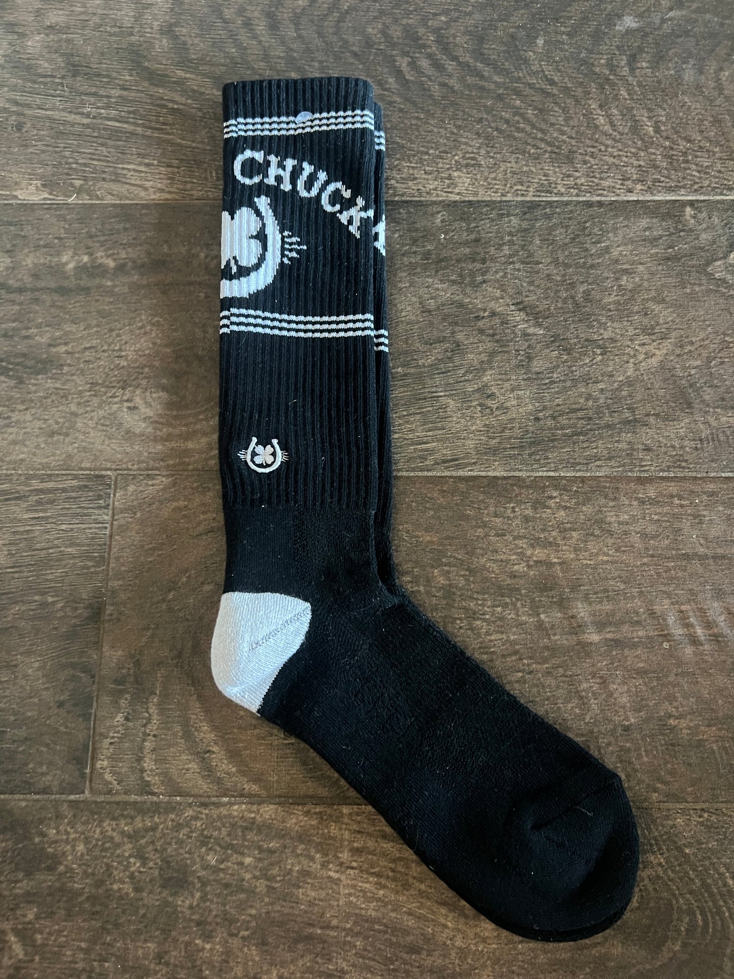 Retro Lucky Chuck Black/White