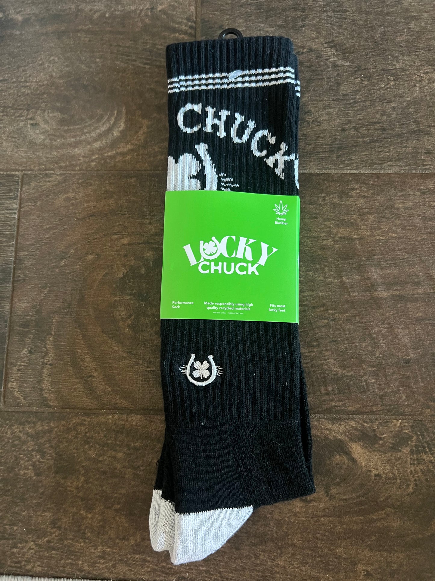 Retro Lucky Chuck Black/White