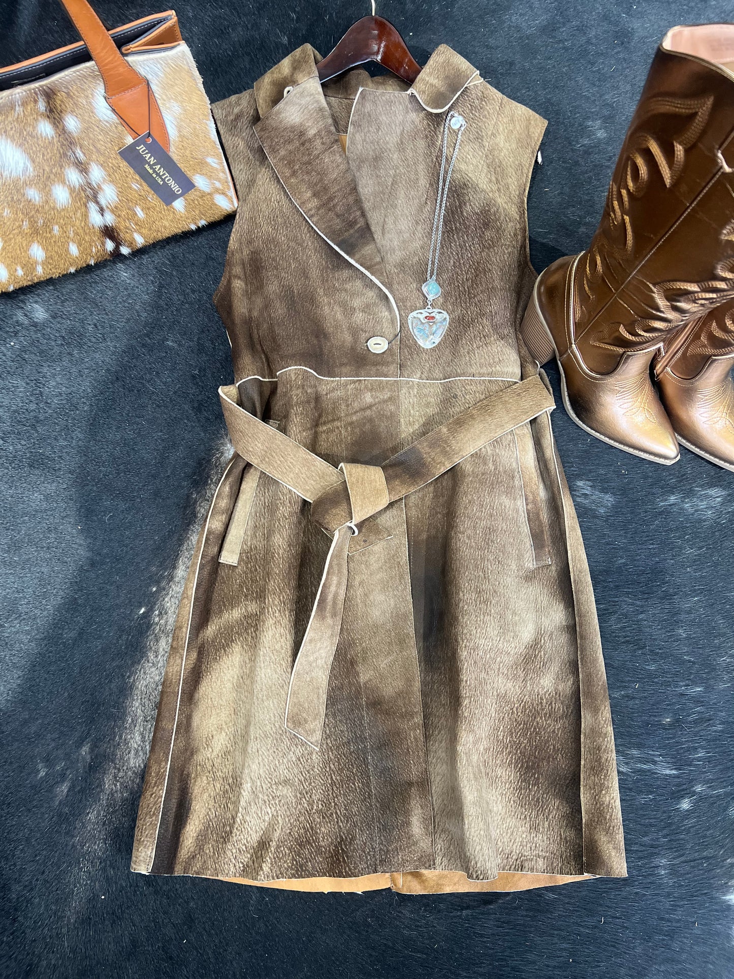 Juan Antonio Penelope Vest