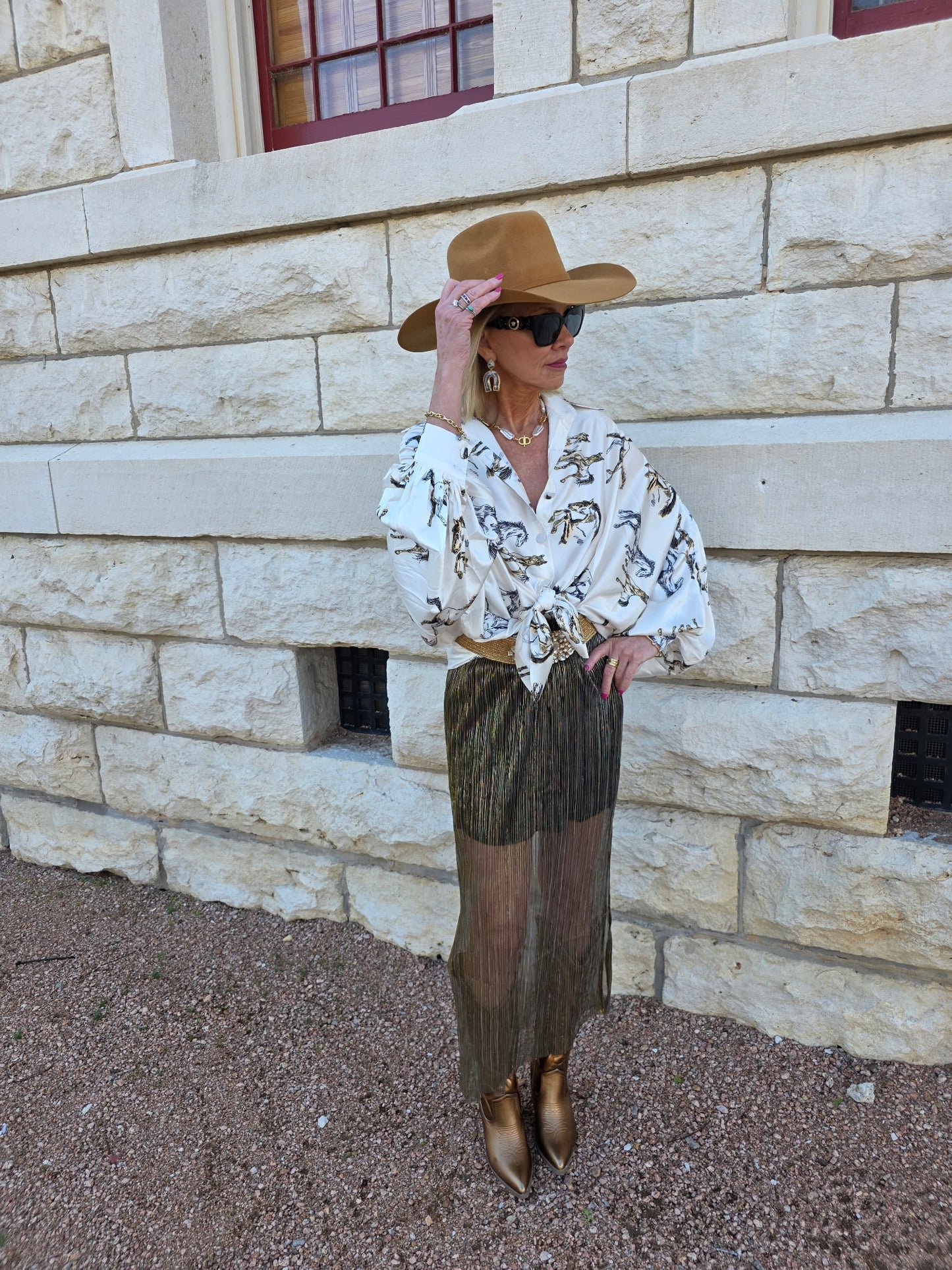 Ivory horse top