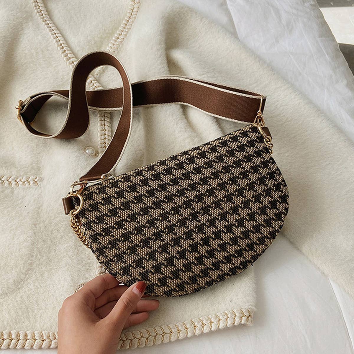 LEOPARD PRINT BLACK CHAIN STRAP FANNY BELT BAG_CWAB0923